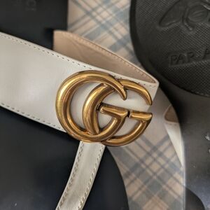 Gucci Cream and Gold Logo Sandals